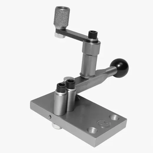 Nástroj pro přesné vytvoření zalisovací drážky (cannelury) na plášťovaných střelách s rovným bokem. Vhodné pro střely s měděným pláštěm. Nevhodné pro olovo, ocelové pláště ani monolitické střely.